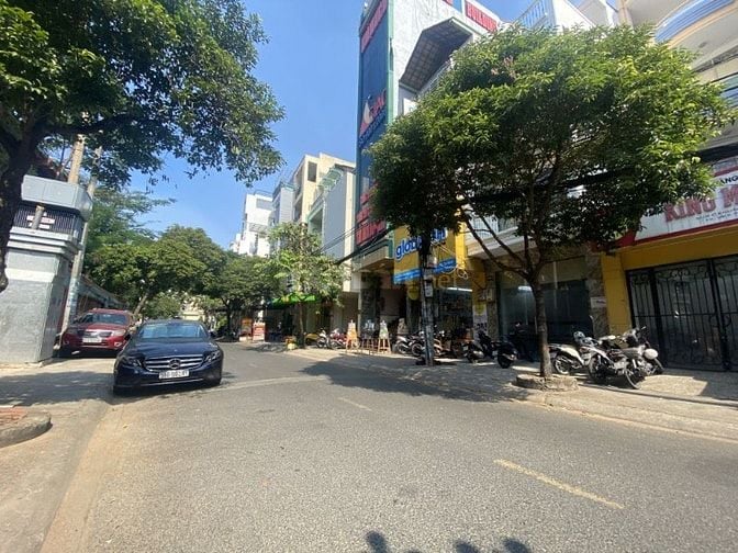 Bán nhà Mặt tiền Nguyễn Ngọc Lộc, P.14, Q.10, DT: 4.5 x 24m, 3 lầu