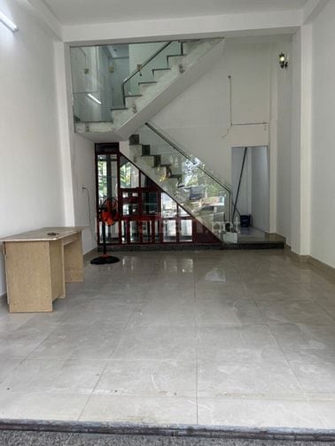 Cho thuê nhà nguyên căn mặt tiền đường Tôn Đức Thắng