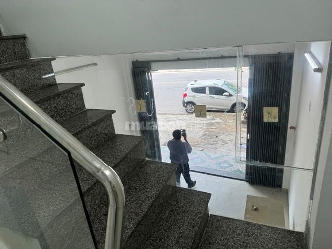Cho thuê nhà nguyên căn mặt tiền đường Tôn Đức Thắng