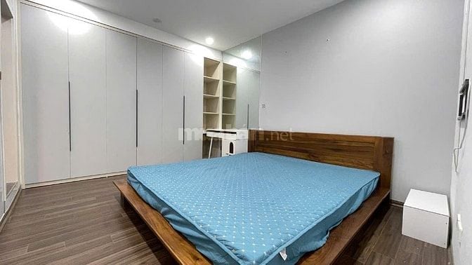 Căn hộ 151m2, 4 phòng ngủ, 2 vệ sinh, 2 ban công, nội thất hiện đại