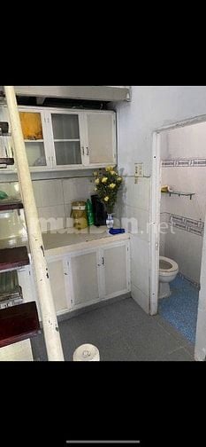 Cho thuê nhà nhỏ Thích Quảng Đức Phú Nhuận, giá rẻ 5.8 triệu/tháng