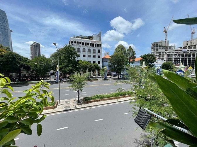 Cho thuê căn hộ ngay trung tâm Q1