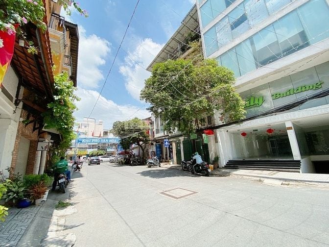 Giá rẻ, Hẻm xe hơi QUẬN 3, 135m2( 5.5 x 25 ) khu xây hầm 6 Tầng 