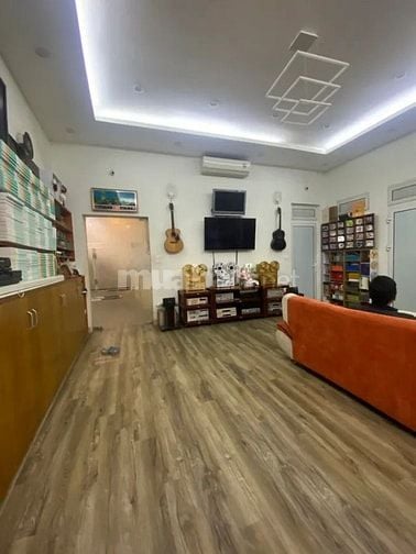 Nhà Đồng Nhân,gần hồ Hai Bà,15m ra phố,ngõ rộng,DT 80m, mt 5.5, 18 tỷ