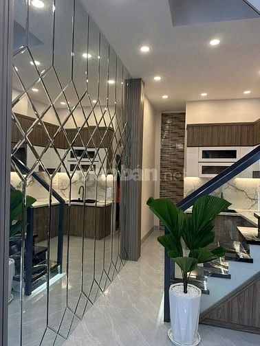 Chuyển công tác bán nhanh nhà  đường Đồng Xoài P13 Tân bình 