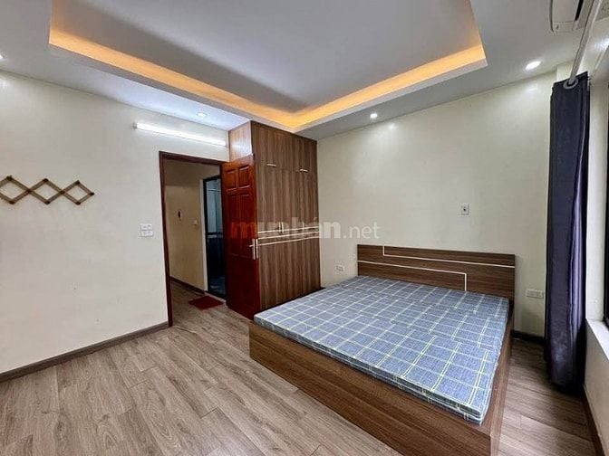 Nhà Đẹp Ô Tô Ngủ Trong Nhà Hoàng Mai 42m, 5 tầng, mt 4.2m, giá 15.2 tỷ