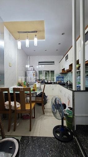Cần cho thuê nhà nguyên căn Đường Huỳnh Văn Bánh, p 13 Quận phú nhuận