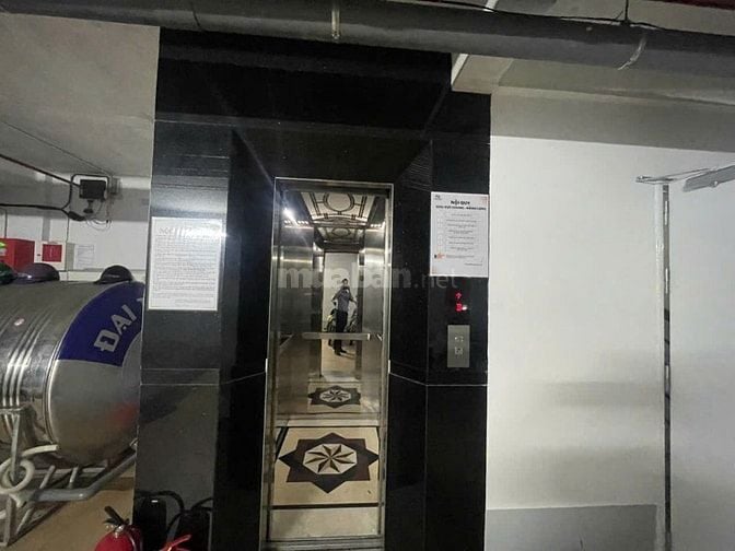 Toà nhà CHDV hầm và 4 tầng mặt đường Lê Thị Chợ Quận 7. Có 23p. 21 tỷ