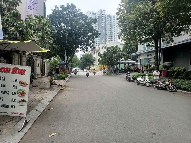 Toà nhà CHDV hầm và 4 tầng mặt đường Lê Thị Chợ Quận 7. Có 23p. 21 tỷ