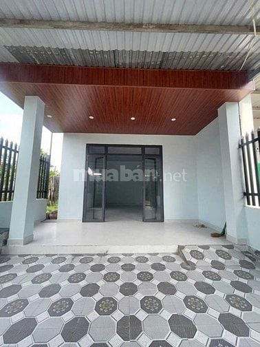 Cần tiền bán nhà cấp 4. DT 122,7m2 ở Hóc Môn giá 850 triệu.