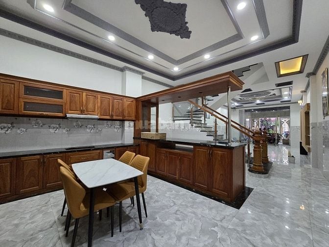 BÁN ĐẤT TẶNG NHÀ 4 TẦNG 113 M2( 5.1 NH 9 X 22) Đ/SỐ LÂM VĂN BỀN QUẬN 7