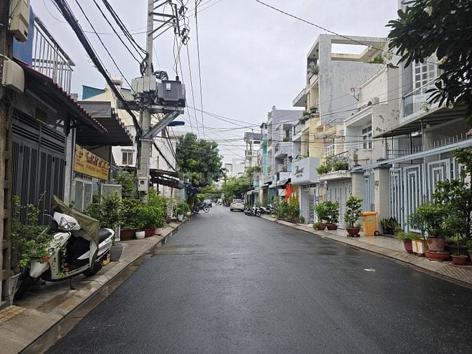 BÁN ĐẤT TẶNG NHÀ 4 TẦNG 113 M2( 5.1 NH 9 X 22) Đ/SỐ LÂM VĂN BỀN QUẬN 7