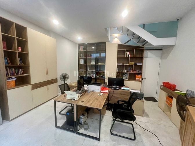 Chính chủ cho thuê VP tầng 1+2 