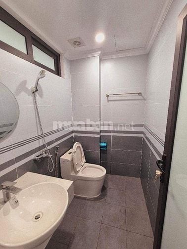 Cho thuê nhà ngõ 140 Kim Giang: 45m2, 6 tầng, thang máy, 18tr