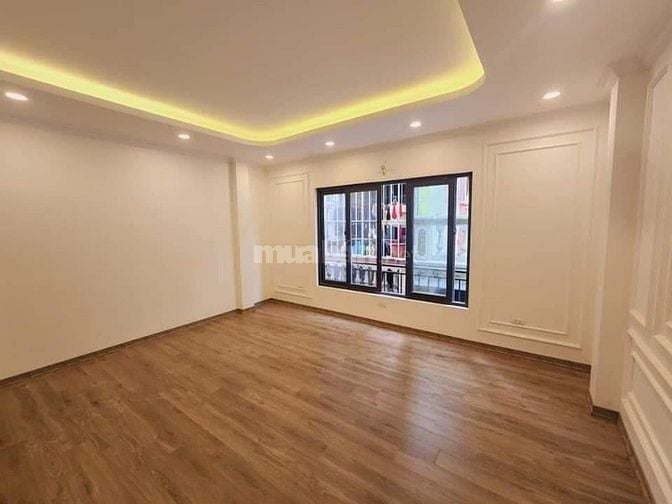 Cho thuê nhà ngõ 140 Kim Giang: 45m2, 6 tầng, thang máy, 18tr