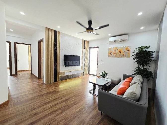 Bán chung cư C4 mặt đường Nguyễn Cơ Thạch, 106 m2, 3 ngủ, siêu rẻ