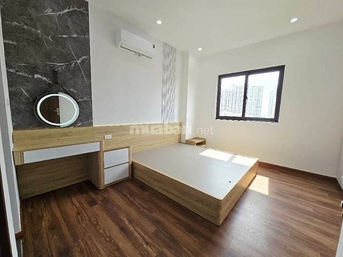 Bán chung cư C4 mặt đường Nguyễn Cơ Thạch, 106 m2, 3 ngủ, siêu rẻ
