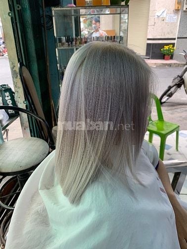 Làm việc tại q 11. Cần thợ phụ bt gội đầu làm móng 