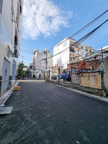 Cần bán nhà  GÓC đường Tô Hiệu. quận Tân Phú