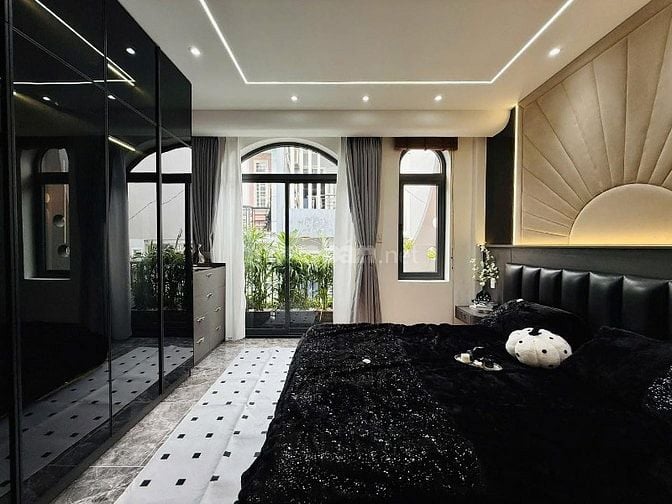Giảm sâu giá chỉ còn 2tỷ230-Nhà đẹp Lạc Long Quân,Tân Bình - Hẻm rộng