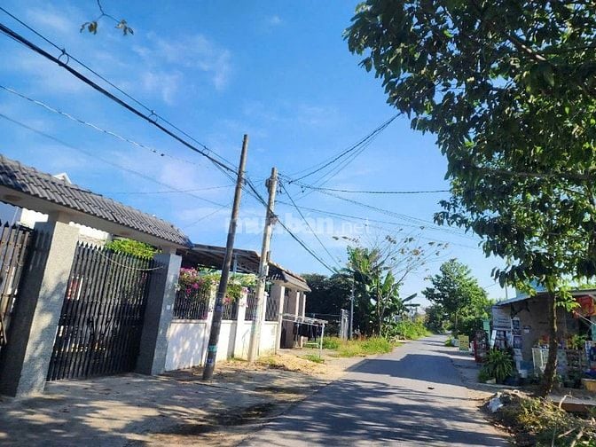 Bán nhanh lô đất ngang 8.9 dài 21 giá 1,5 tỷ ngay trường Tân Phú Trung