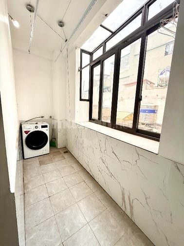Nhỉnh 9tỷ hộ khẩu Lê Văn Lương 35m2*5T,10m oto tránh,KD,4PN,ở sướng