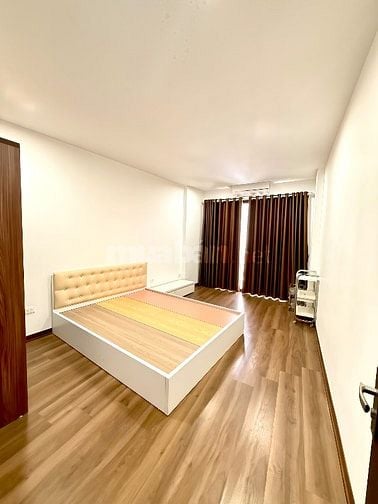 Nhỉnh 9tỷ hộ khẩu Lê Văn Lương 35m2*5T,10m oto tránh,KD,4PN,ở sướng
