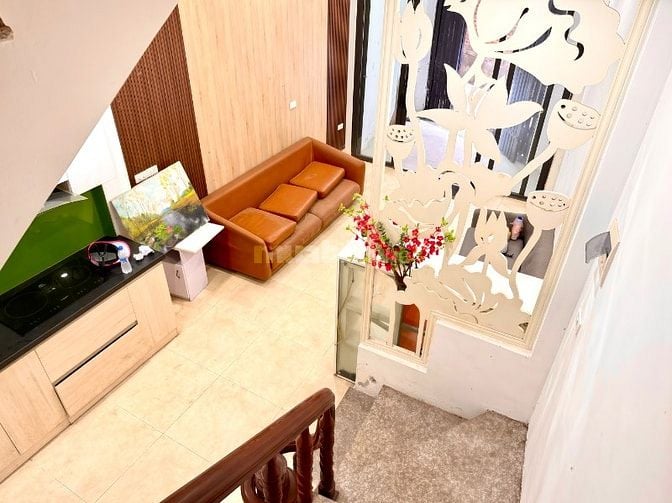 Nhỉnh 9tỷ hộ khẩu Lê Văn Lương 35m2*5T,10m oto tránh,KD,4PN,ở sướng