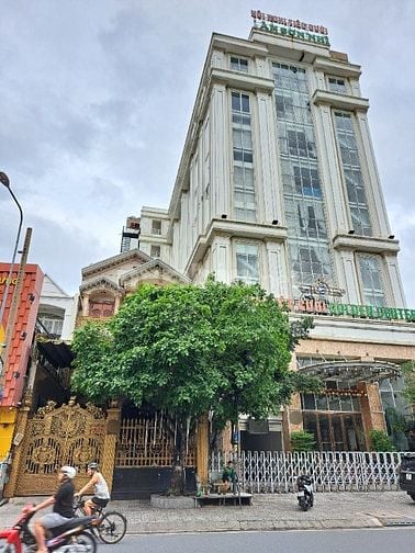 Bán Biệt Thự Mặt Tiền Đường Tân Sơn Nhì, P. Tân Sơn Nhì, Quận Tân Phú