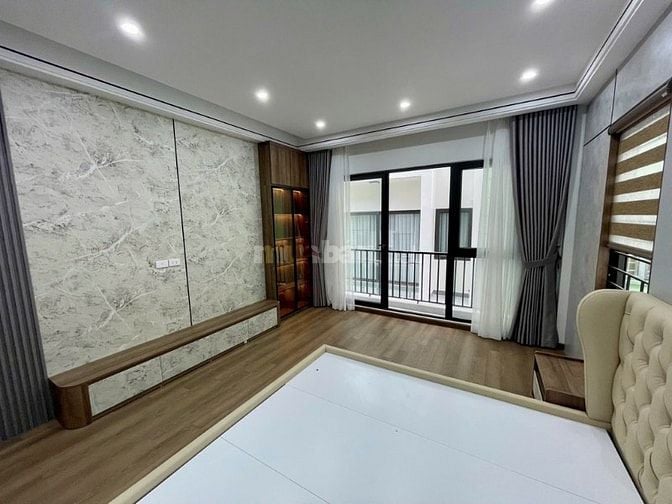 NHÀ NGỌC THỤY 7 TẦNG. THANG MÁY. MT 4M. GIÁ 10.5 TỶ