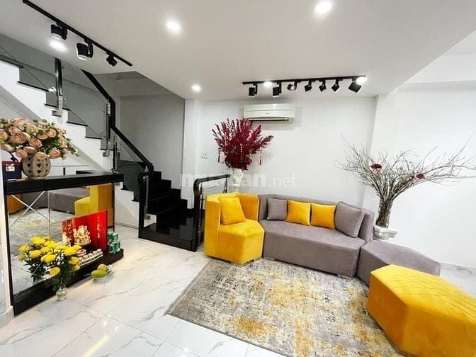 Bán nhà đẹp kiên cố, tiện cho kih doanh