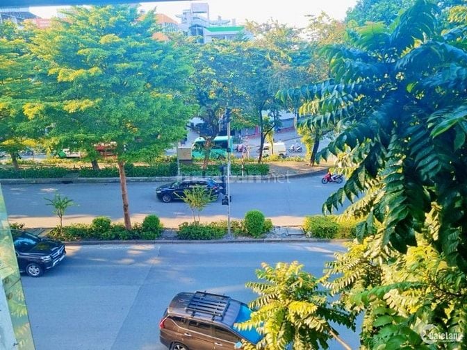 BÁN NHÀ 5 tầng XÂY MỚI mặt phố Kim Mã, MB 110m2, MT 5m nở hậu
