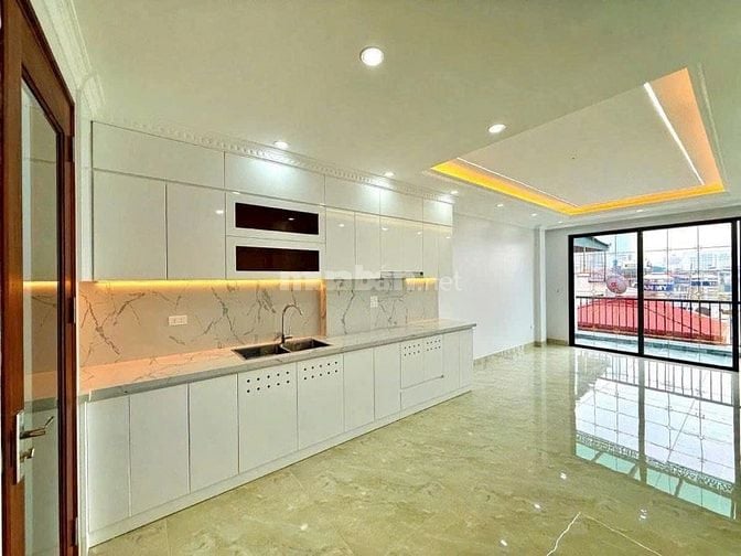 6 Tầng thang máy ngõ 68 cầu giấy 45m2 MT 4 m . 12,5 Tỷ