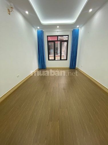 5,8 tỷ - Nhà Định Công Thượng 42m2 - 5PN - 2 thoáng - Ô tô đỗ cửa 