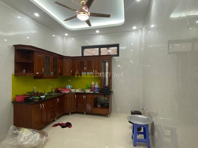 5,8 tỷ - Nhà Định Công Thượng 42m2 - 5PN - 2 thoáng - Ô tô đỗ cửa 