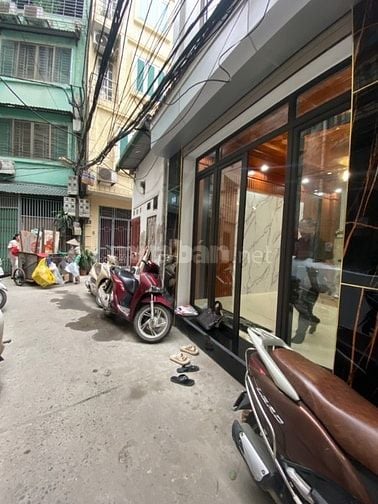 5,8 tỷ - Nhà Định Công Thượng 42m2 - 5PN - 2 thoáng - Ô tô đỗ cửa 
