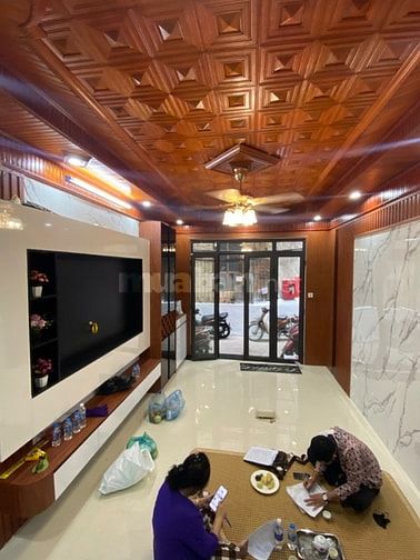 5,8 tỷ - Nhà Định Công Thượng 42m2 - 5PN - 2 thoáng - Ô tô đỗ cửa 