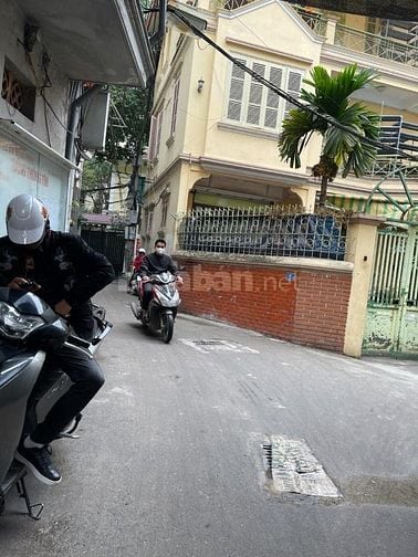 Ô TÔ TRÁNH VÀO NHÀ 63M, 4,5 TẦNG THANG MÁY,CÁCH PHỐ 10M.