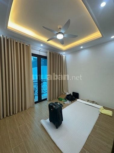 NHÀ THANG MÁY 7 TẦNG NGỌC THUỴ. FULL NỘI THẤT. GẦN PHỐ CỔ. 12.3 TỶ