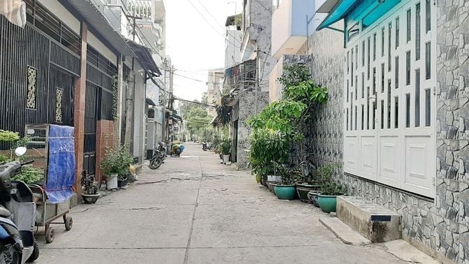 Nhà cấp 4 (4*18m/nở hậu) HXH sát đường Âu Dương Lân P3Q8