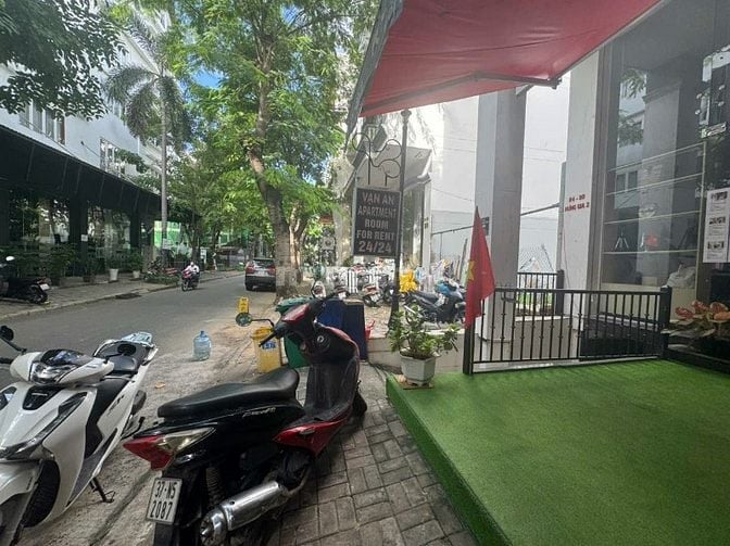 Cho thuê nhanh mặt bằng trước sảnh nhà phố Hưng Gia , PMH bán Cafe .