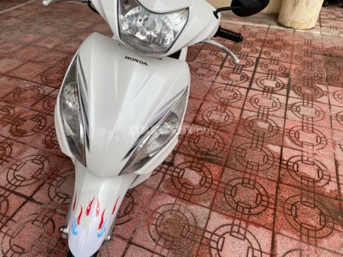 bán xe vision màu trắng sx năm 2011 chính chủ , xe đẹp  ít sử dụng 