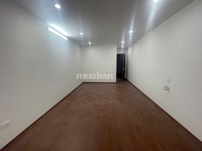 Nhà riêng ngõ phố Tân Mai gần trường cấp 3 Trương Định. DT 50m2x5t giá