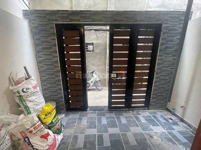 Nhà riêng ngõ phố Tân Mai gần trường cấp 3 Trương Định. DT 50m2x5t giá