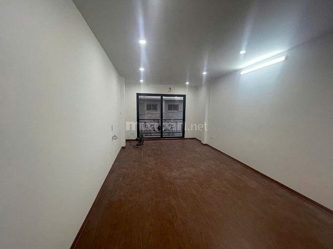Nhà riêng ngõ phố Tân Mai gần trường cấp 3 Trương Định. DT 50m2x5t giá