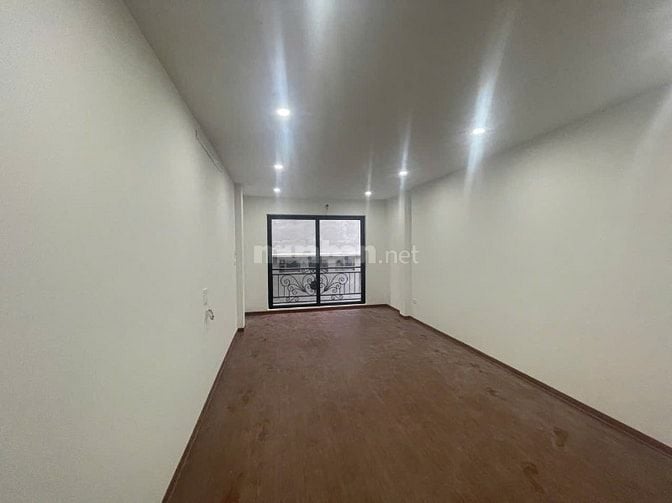 Nhà riêng ngõ phố Tân Mai gần trường cấp 3 Trương Định. DT 50m2x5t giá