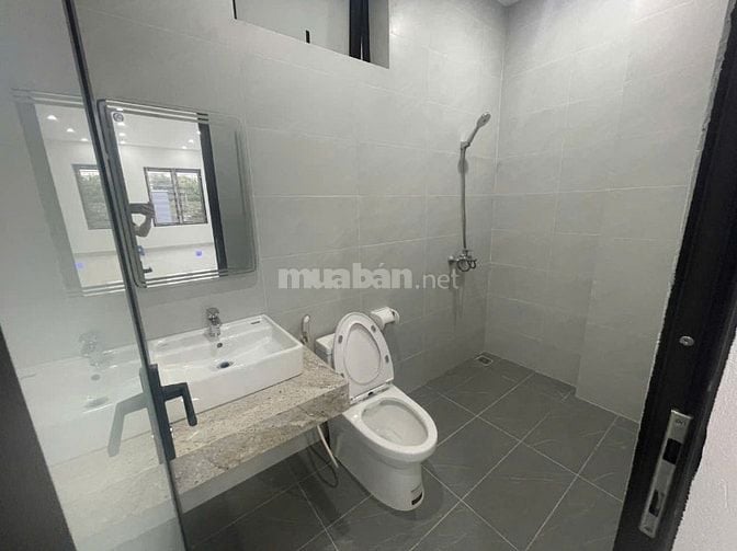 Nhà mới tinh phố tân mai kdt đền lừ dt80m2x4.5t và 30m2 sân giá 35tr