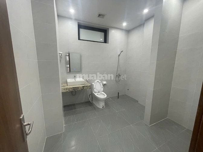 Nhà mới tinh phố tân mai kdt đền lừ dt80m2x4.5t và 30m2 sân giá 35tr