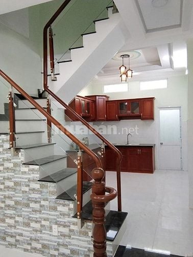Bán nhà trệt 2 lầu sân thượng, sổ hồng, 80m2 chính chủ tại Nhà Bè.