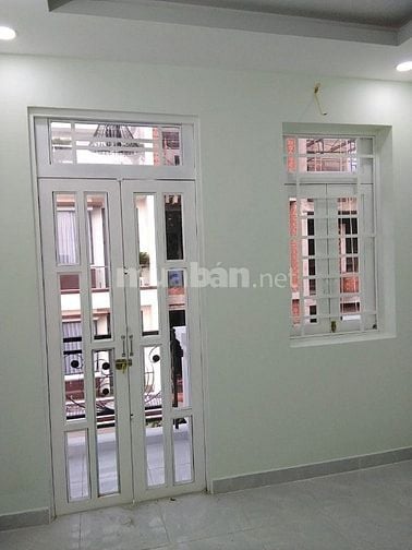 Bán nhà trệt 2 lầu sân thượng, sổ hồng, 80m2 chính chủ tại Nhà Bè.